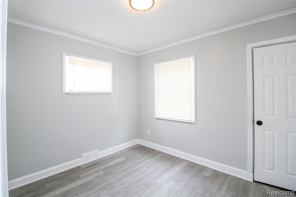 10310 Wayburn Street, Detroit, MI 48224 — Photo 17