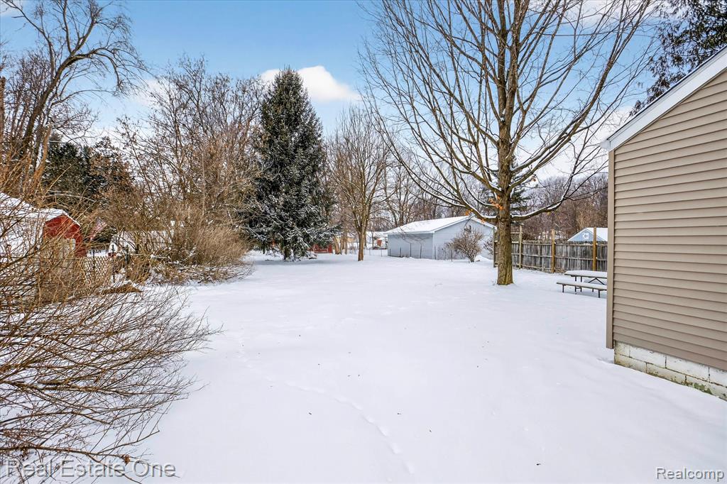 3267 Mills Acres Street, Flint, MI 48506 — Photo 30