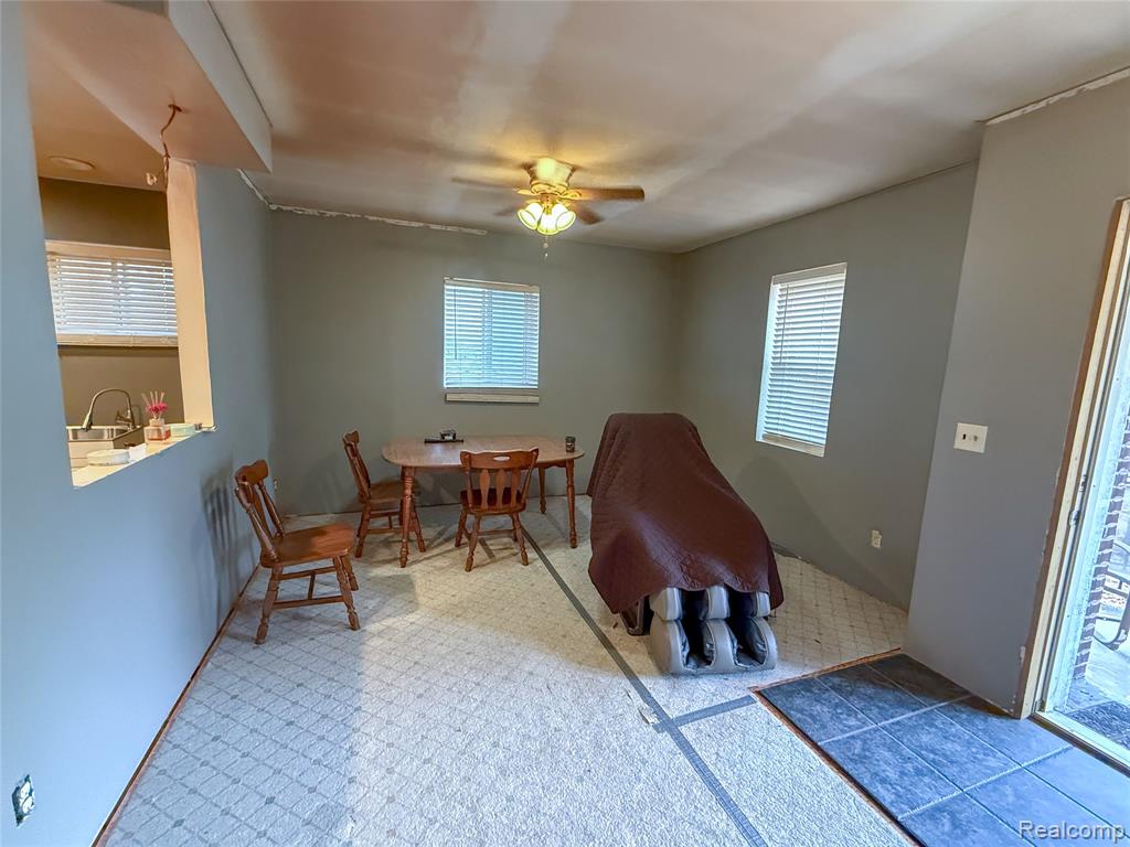 720 E Columbia Avenue, Pontiac, MI 48340 — Photo 2