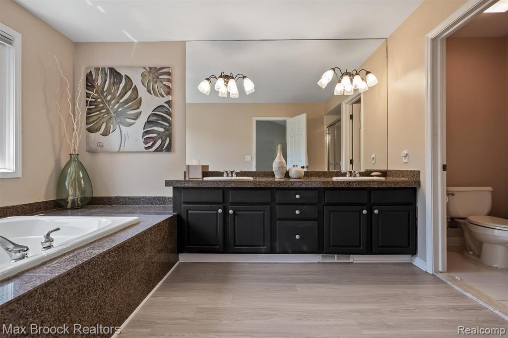 5101 Village Commons Drive, West Bloomfield, MI — Photo 33