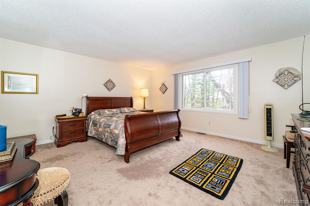 7375 PEPPER Creek, West Bloomfield, MI — Photo 26