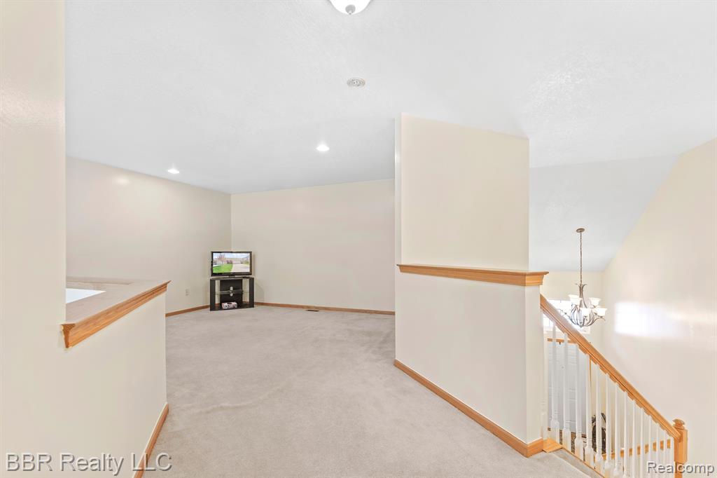 5485 GREENWAY Drive, Trenton, MI, 48183