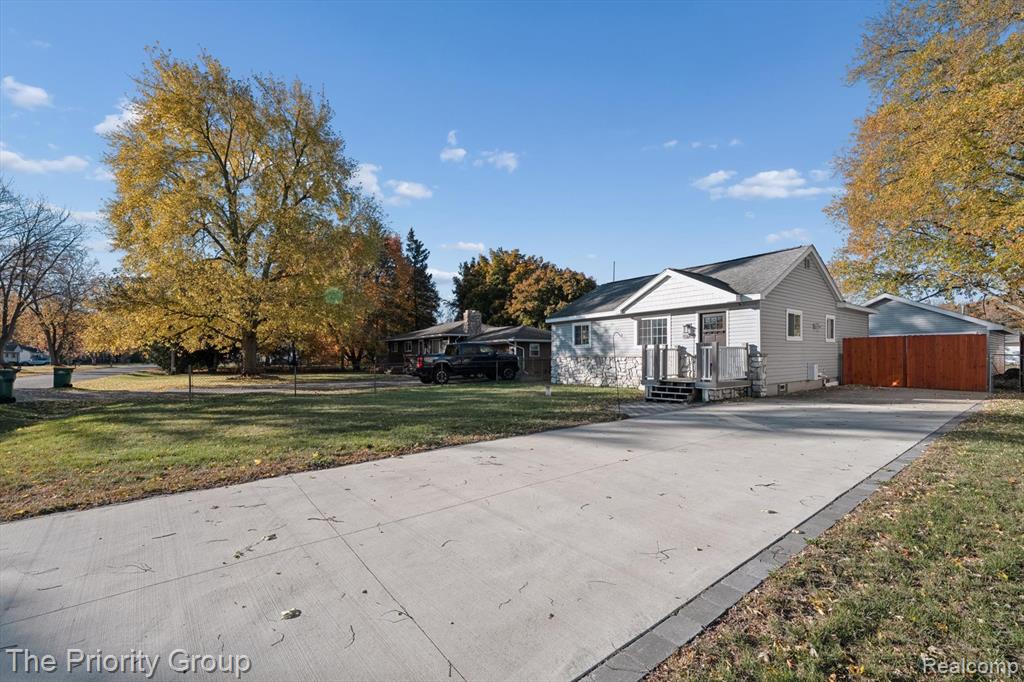 5235 Drayton Road, Clarkston, MI — Photo 5