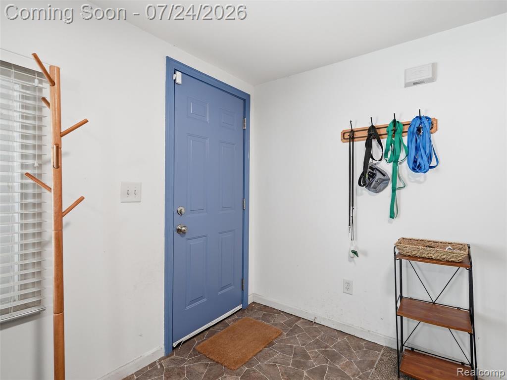 890 E Grand Boulevard, Ypsilanti, MI 48198 — Photo 4