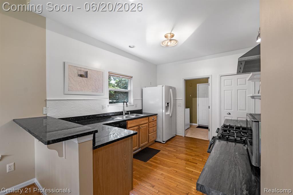 3305 Grove Lane, Auburn Hills, MI 48326 — Photo 15