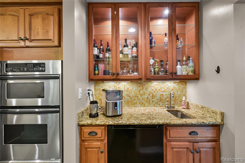 26060 Hidden Lane, Grosse Ile, MI 48138 — Photo 19