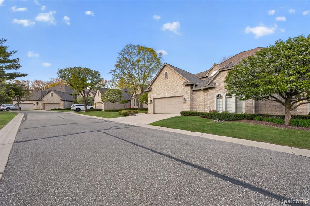 6554 Enclave Drive, Clarkston, MI 48348 — Photo 5