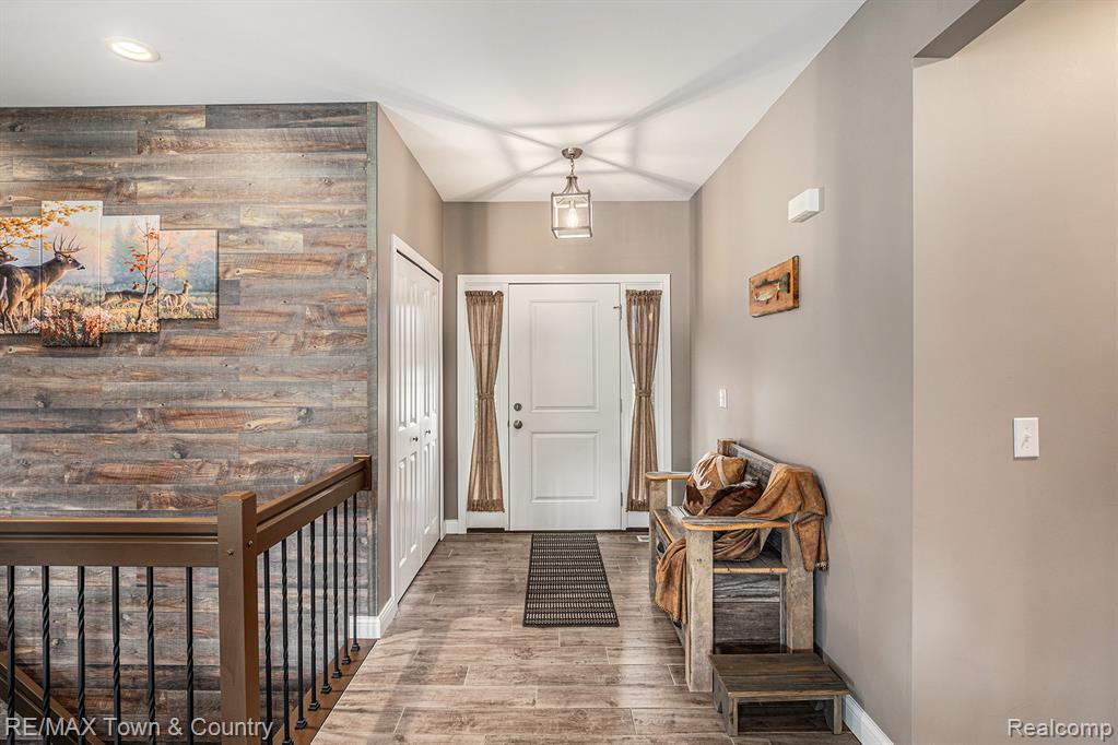 1535 Woodlake Lane, Grand Blanc, MI 48439 — Photo 3