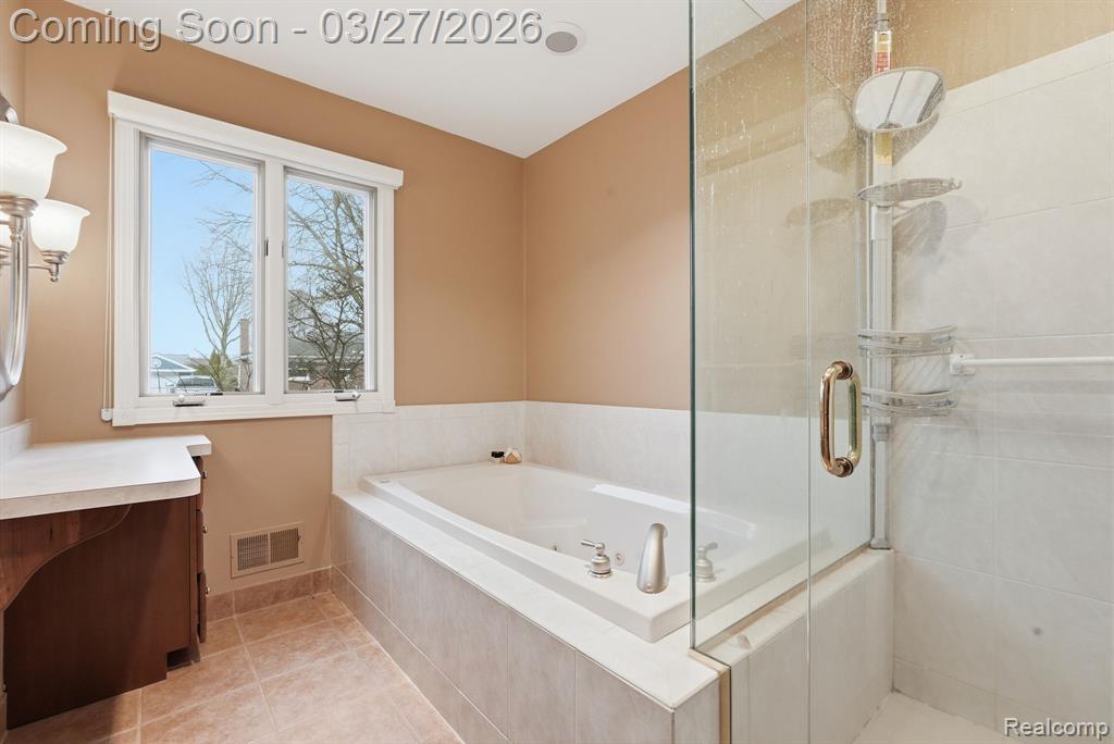 22432 Pointe Drive, Saint Clair Shores, MI 48081 — Photo 18