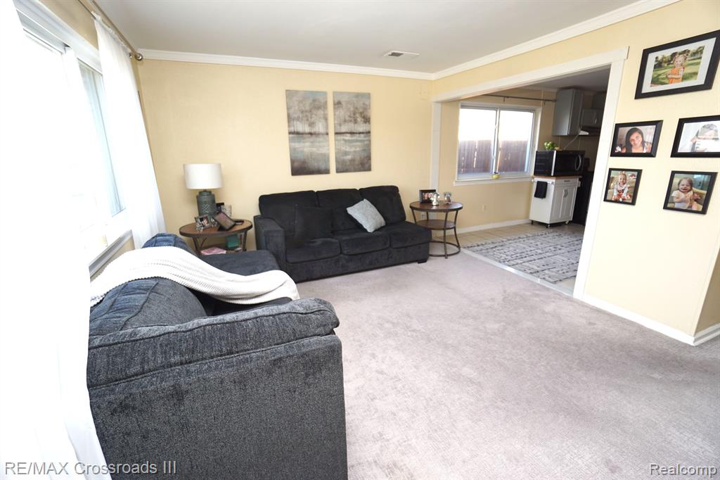 5863 BALFOUR Avenue, Allen Park, MI 48101 — Photo 8