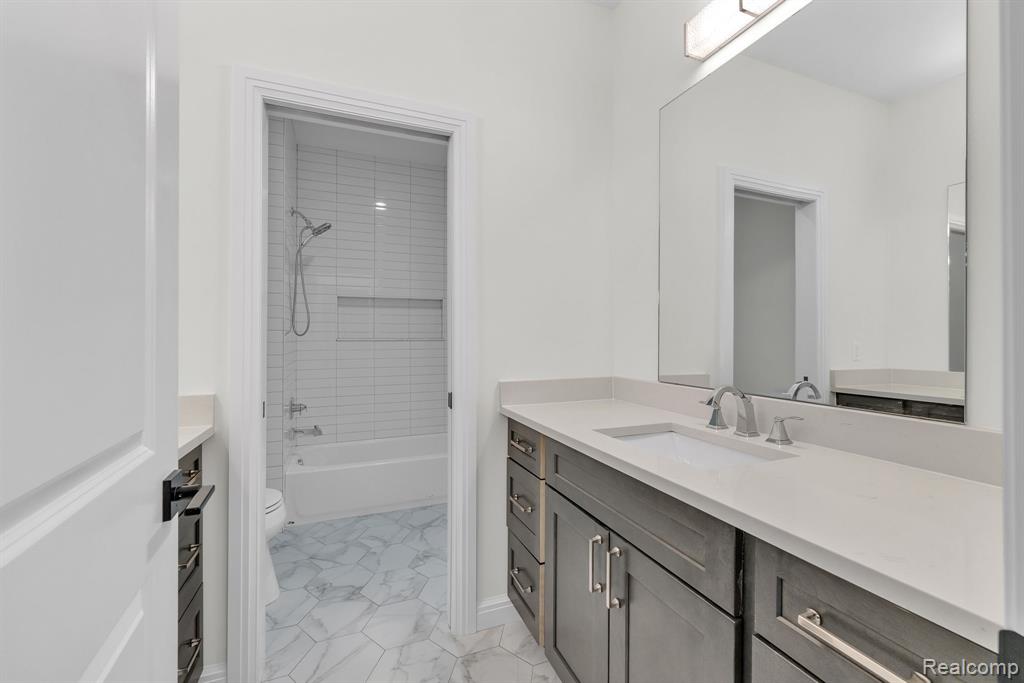 22664 Colgate Street, Farmington, MI 48336 — Photo 27