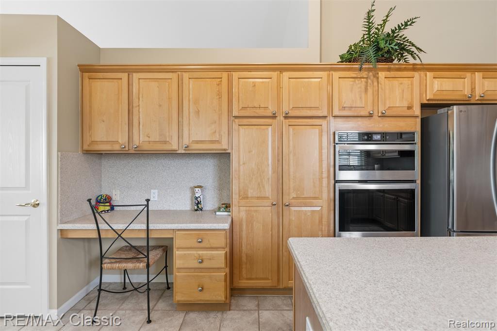 16934 Lochmoor Circle W, Northville, MI 48168 — Photo 11