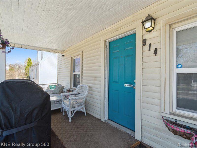 914 COMFORT Street, Lansing, MI 48915 — Photo 5