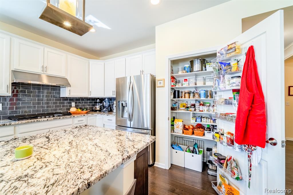 24279 Walloon Way, Flat Rock, MI 48134 — Photo 12