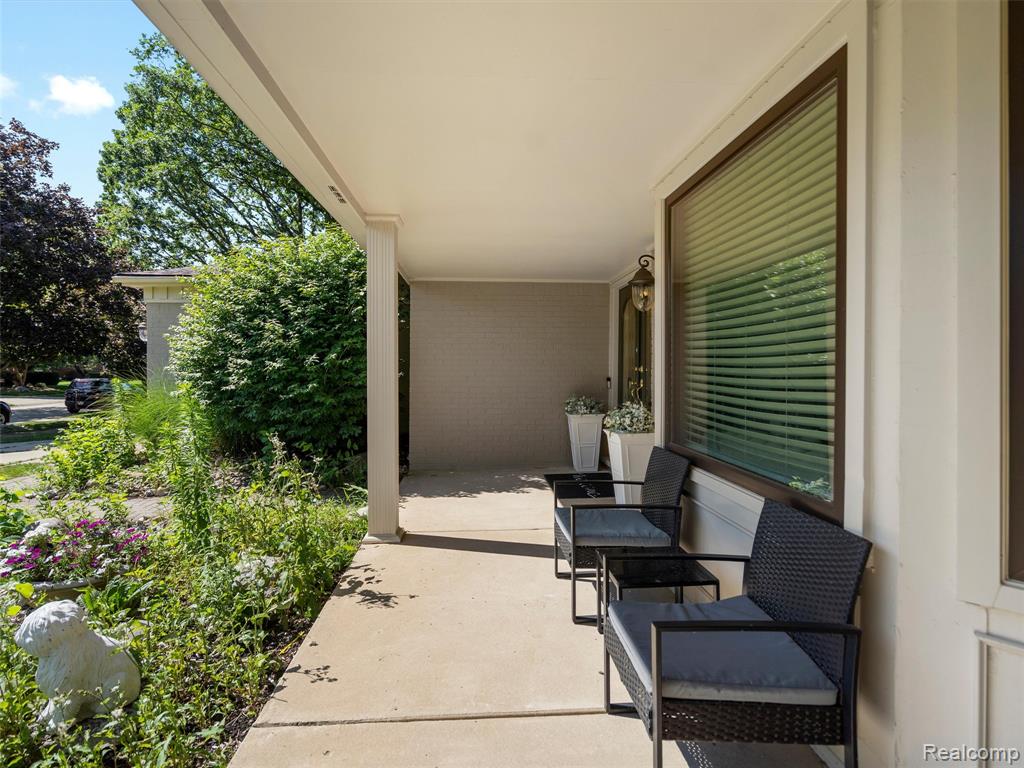 44364 Highgate Drive, Clinton Twp, MI 48038 — Photo 5