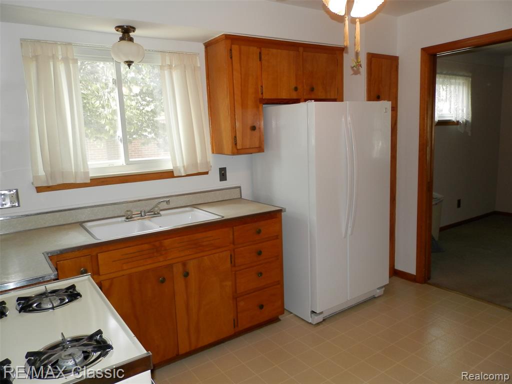 7736 Berwick Drive, Westland, MI — Photo 3