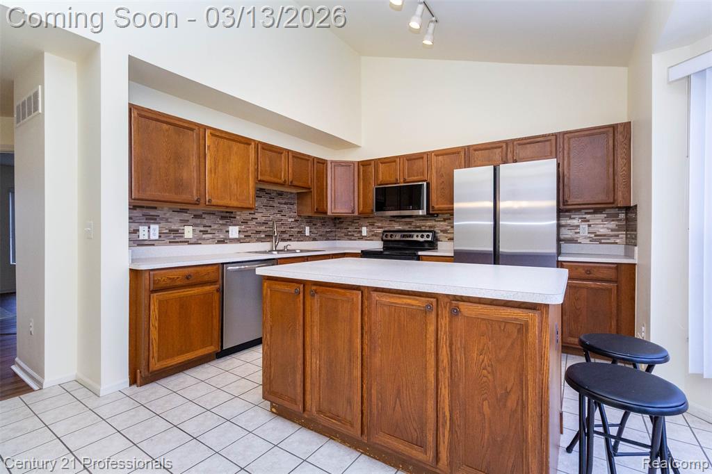 912 Sandalwood Drive, Troy, MI 48085 — Photo 13
