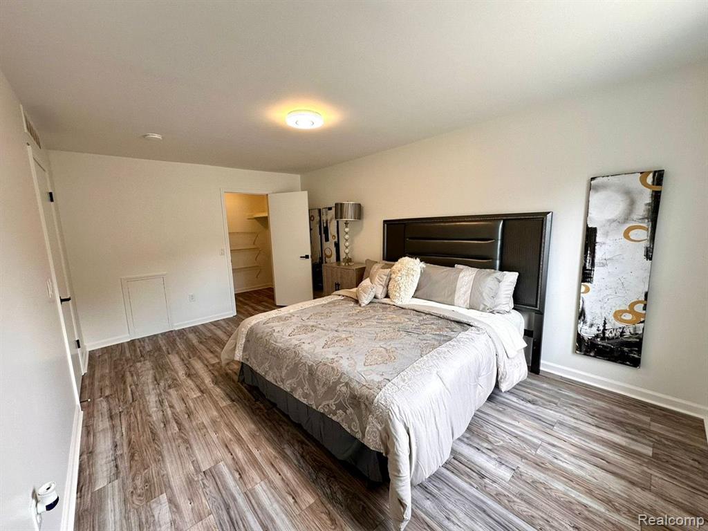 2110 HIDDEN MEADOWS Drive, D, Walled Lake, MI 48390 — Photo 25