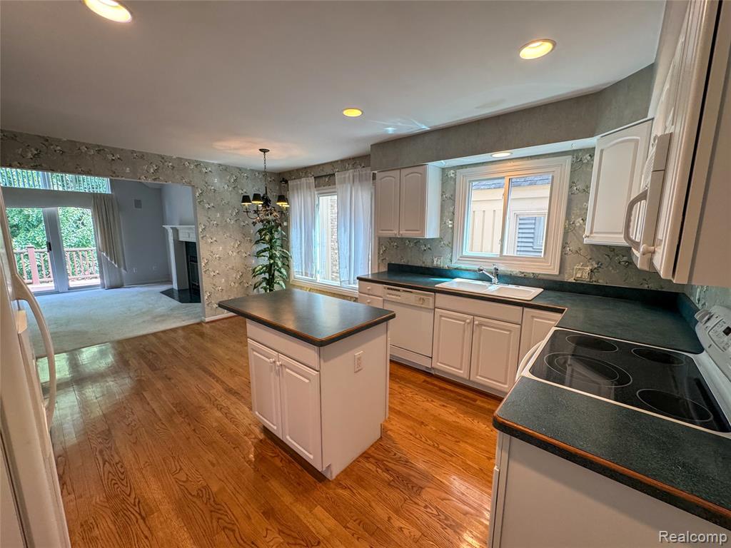 45325 Stonehedge Drive, Plymouth, MI 48170 — Photo 9