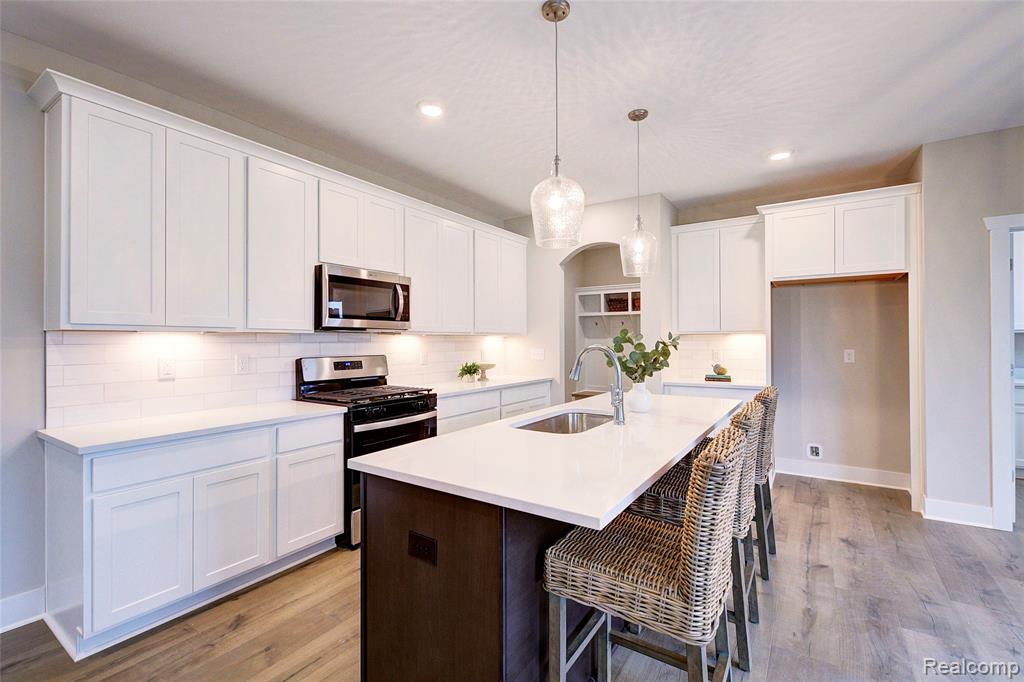 513 Round Rock Drive, Howell, MI 48843 — Photo 12