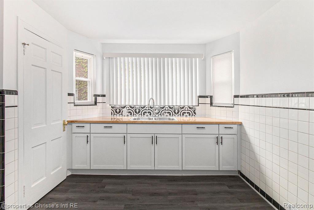 5236 BEDFORD Street, Detroit, MI 48224 — Photo 8