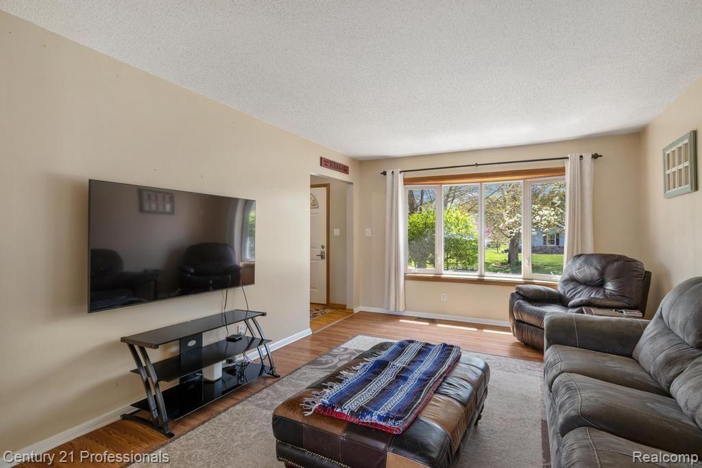 8978 Sussex Street, White Lake, MI — Photo 15