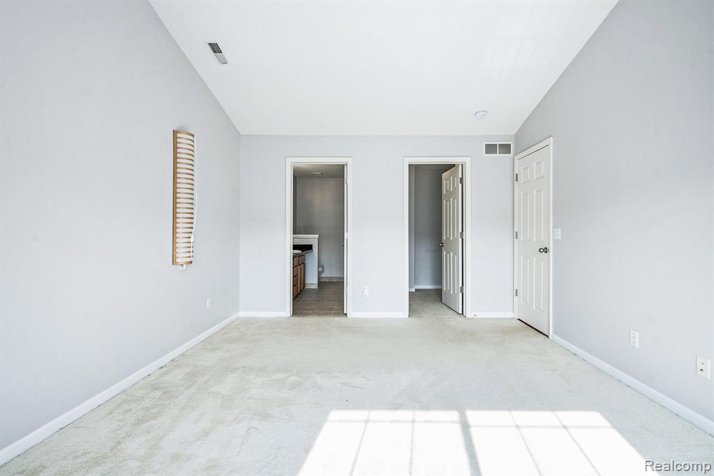 226 W OAKBROOK Drive, Ann Arbor, MI 48103 — Photo 20