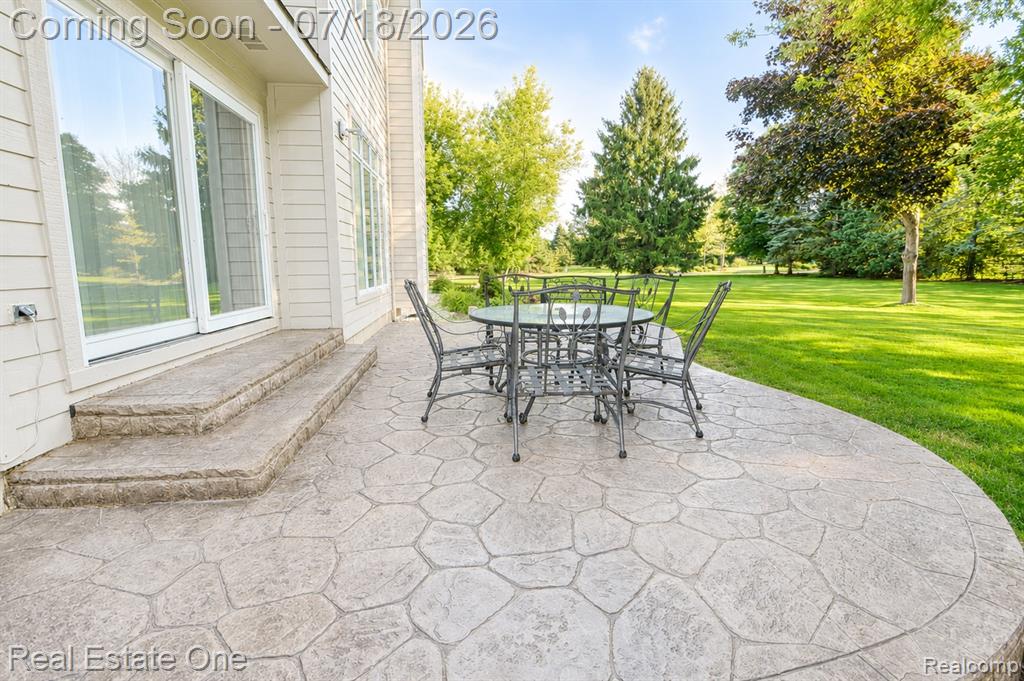 716 Bristol Lane, Orion, MI 48348 — Photo 25