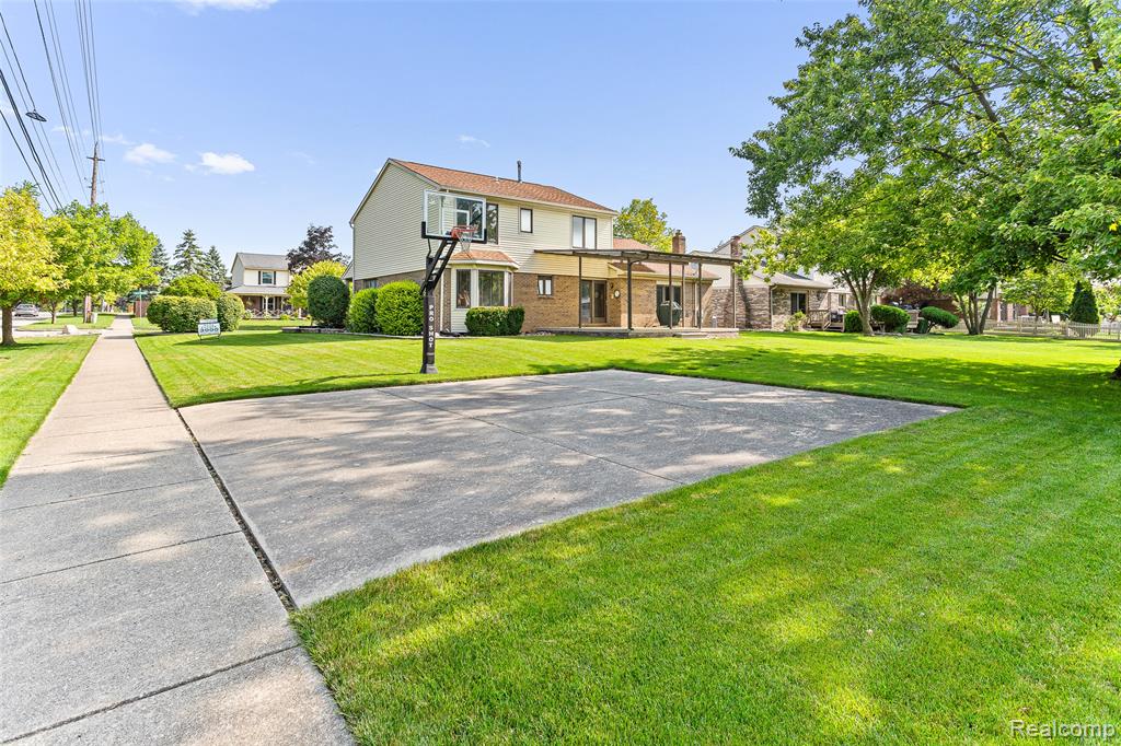 22333 Crestwood Street, Trenton, MI 48183 — Photo 27