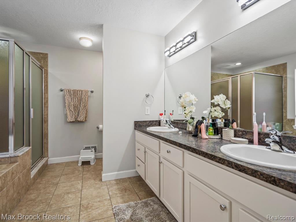 27404 SLOAN Street, Novi, MI — Photo 21