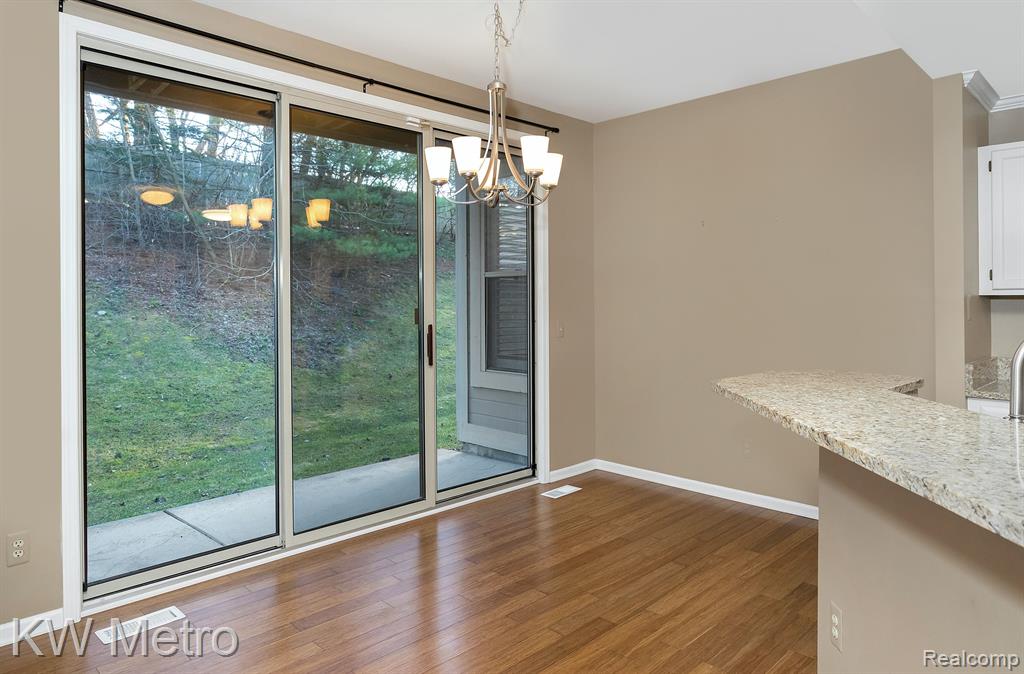 516 NEWBURNE POINTE, Bloomfield Hills, MI 48304 — Photo 8