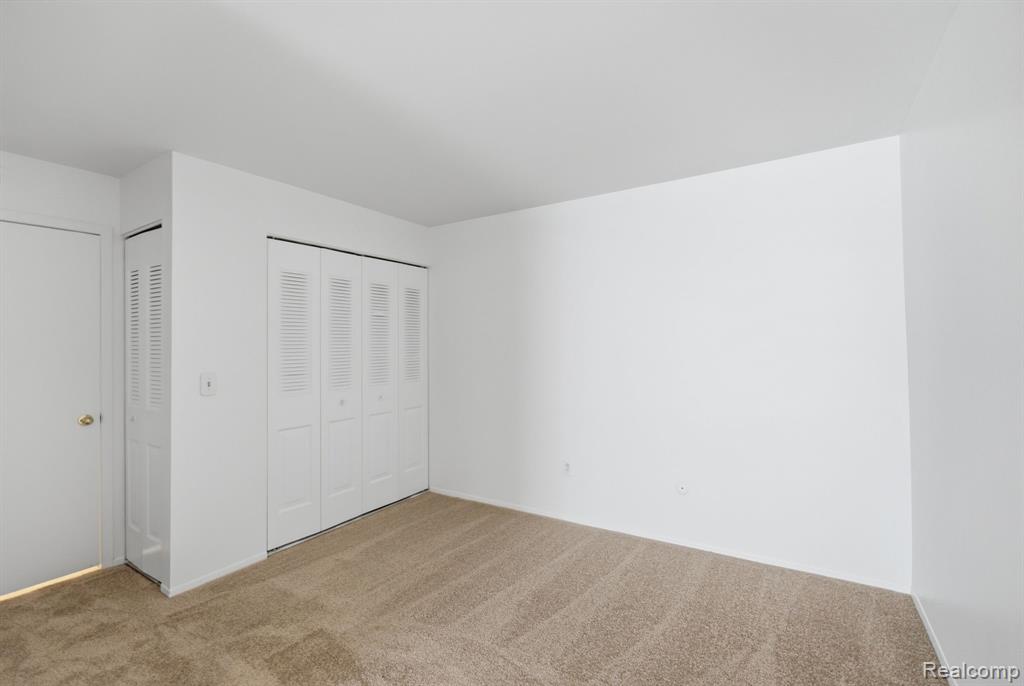 924 Chestnut Hill Drive, F, Auburn Hills, MI 48326 — Photo 13