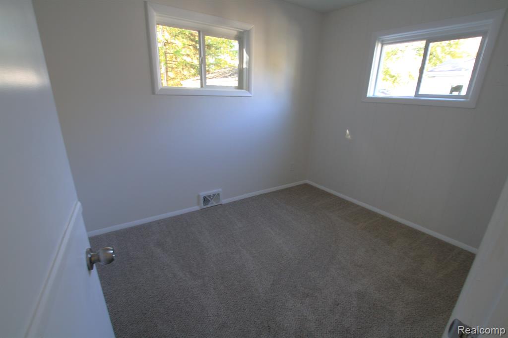 4450 VAN SLYKE Road, Flint, MI 48507 — Photo 15