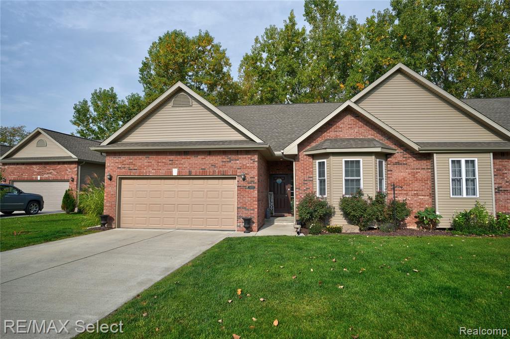 3127 Harbor Pointe Circle, Fenton, MI 48430 — Photo 3