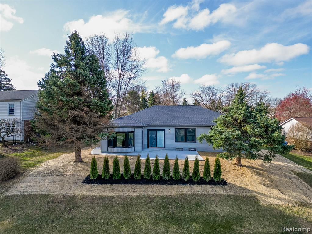 822 DAHLIA Lane, Rochester Hills, MI 48307 — Photo 42