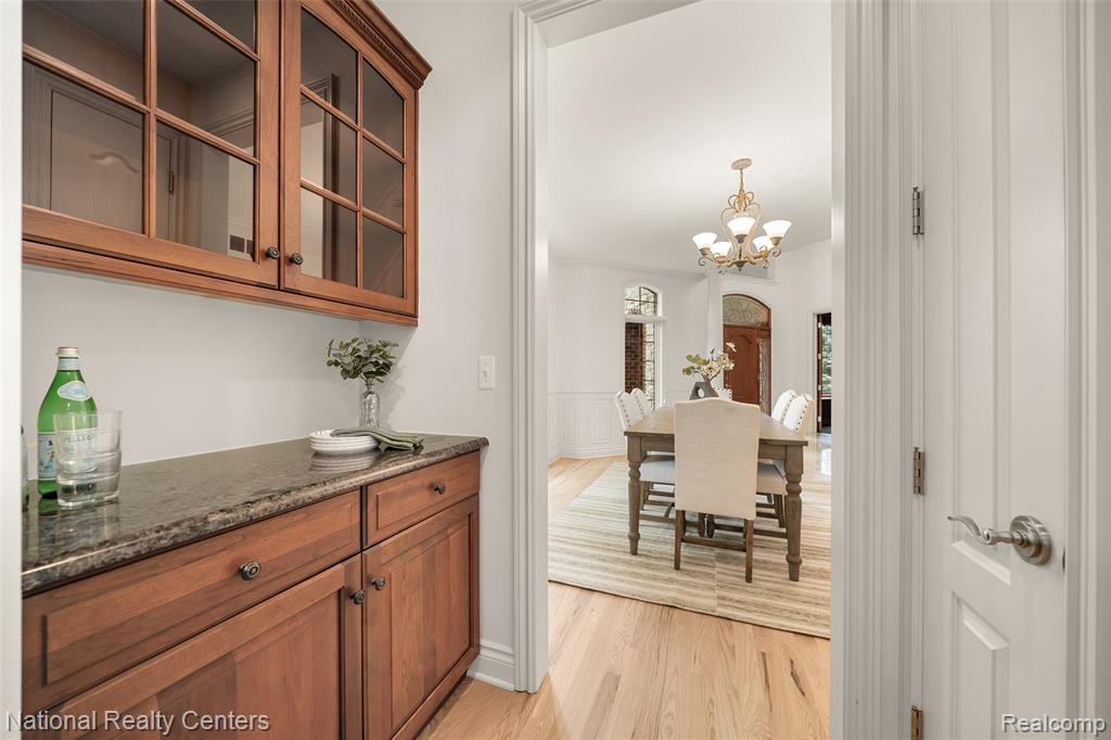 5010 Forest Valley Drive, Clarkston, MI 48348 — Photo 17