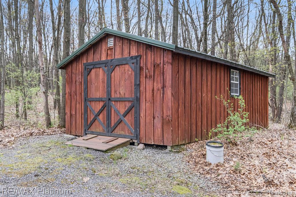 8200 EAGLE ROAD, Davisburg, MI 48350 — Photo 27