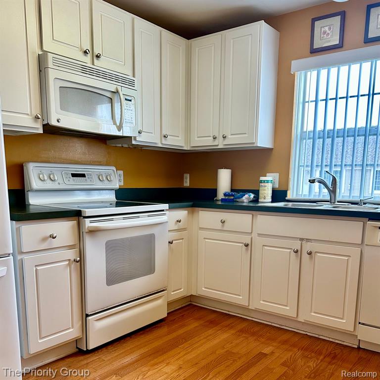 54609 MONARCH Drive, Shelby Twp, MI 48316 — Photo 8