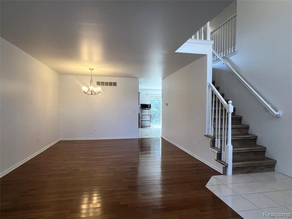 6161 Elarz Drive, Troy, MI 48085 — Photo 5