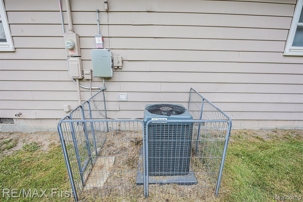 4010 PARKER Road, Fort Gratiot, MI 48059 — Photo 29