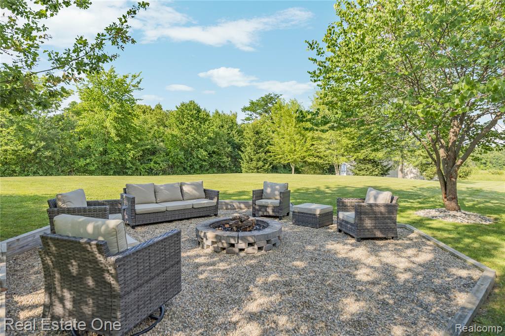 9210 Hickory Ridge Road, Holly, MI 48442 — Photo 13