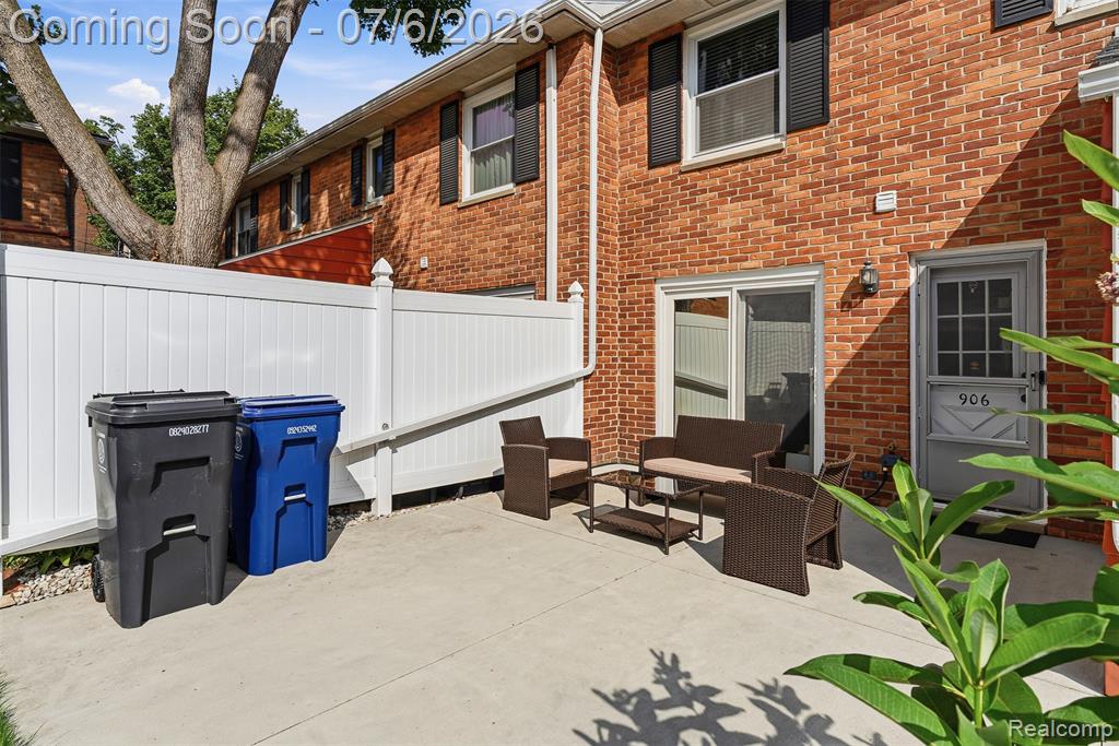 906 E Kearsley Street, Flint, MI 48503 — Photo 28