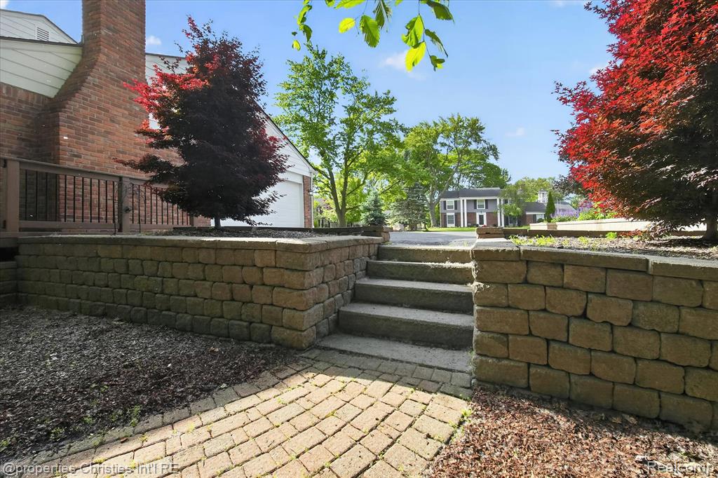 4352 Greenstown Drive, West Bloomfield, MI 48323 — Photo 70