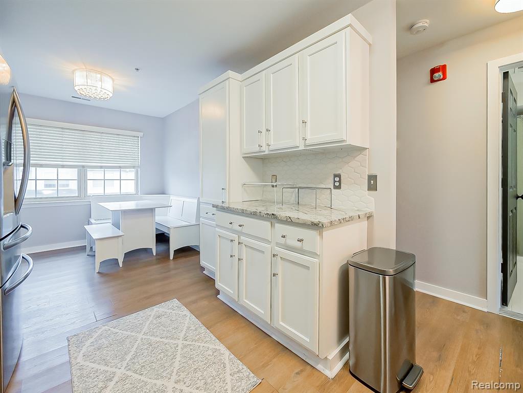 406 Old Pine Way, Walled Lake, MI 48390 — Photo 9