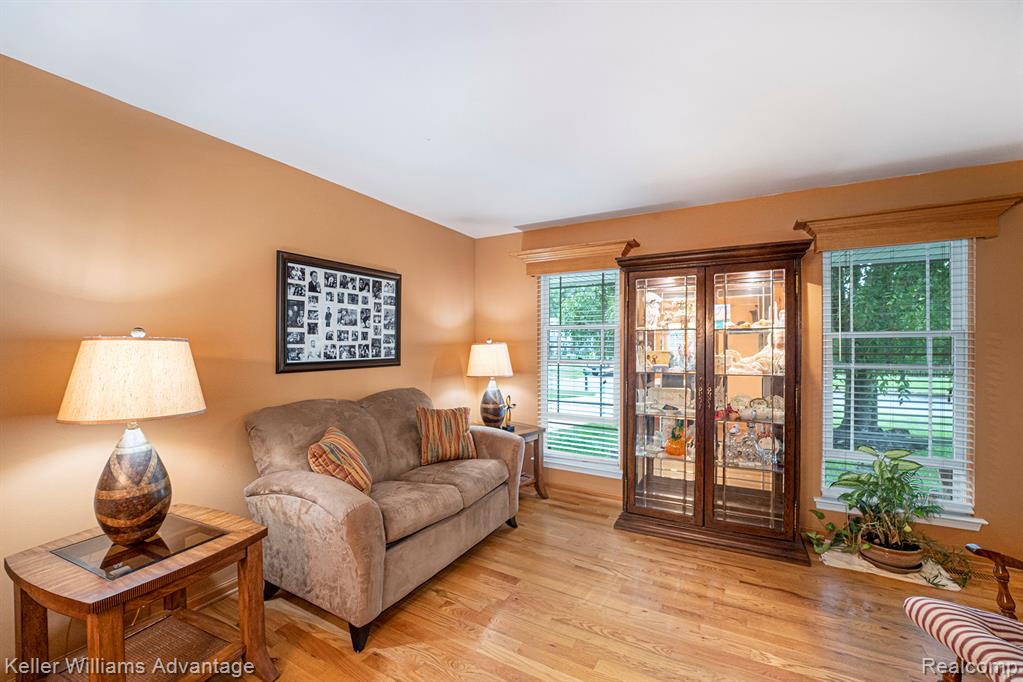 7231 Timber Ridge Trail, Westland, MI — Photo 3