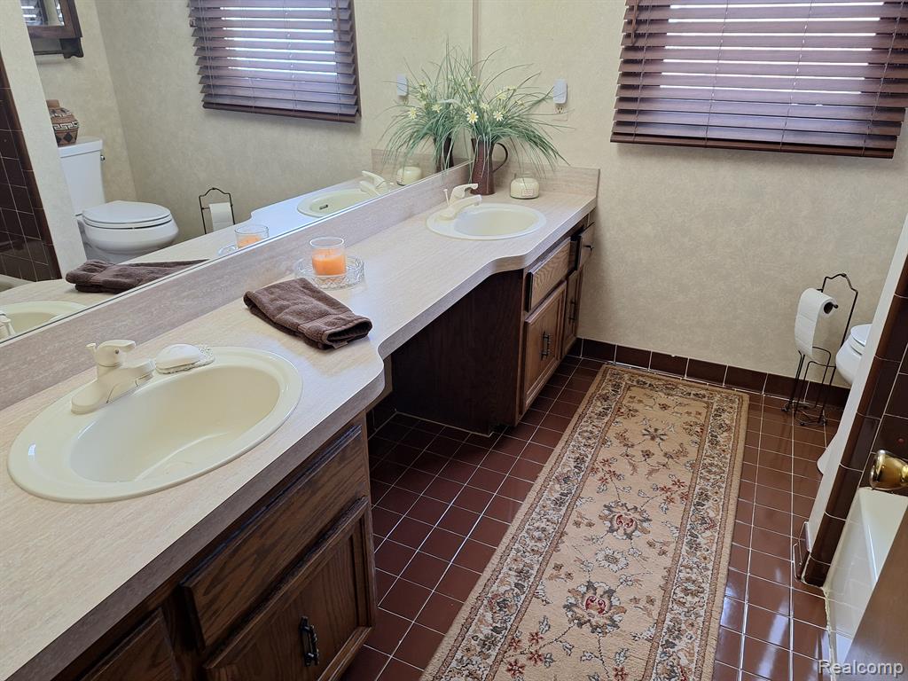 866 TIMBERLINE Drive, Rochester Hills, MI 48309 — Photo 38
