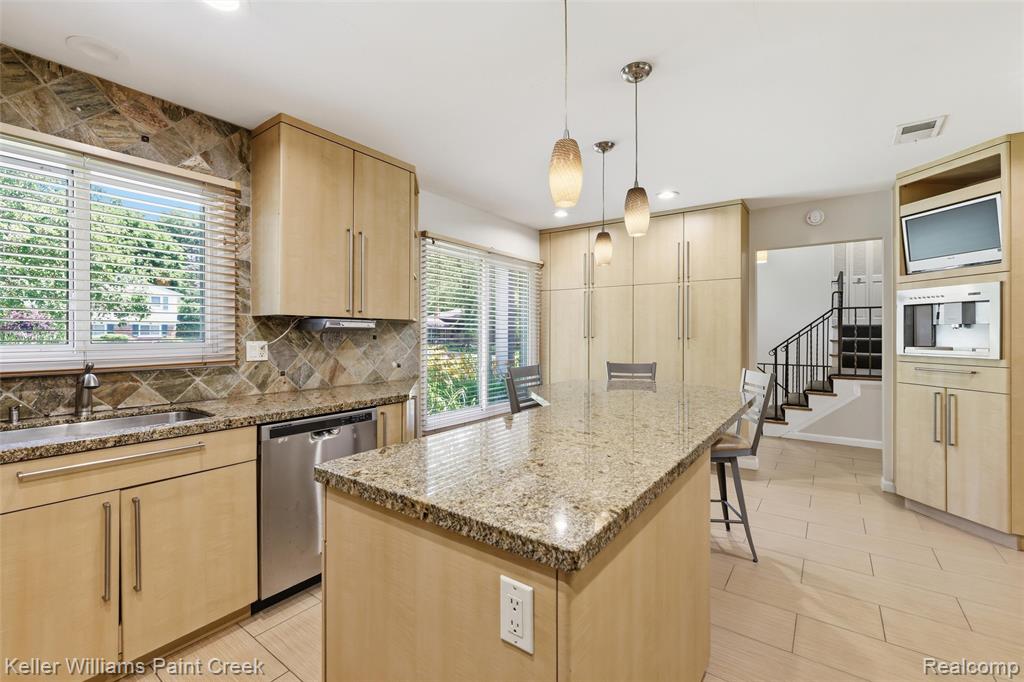 4016 Iverness Lane, West Bloomfield, MI 48323 — Photo 14