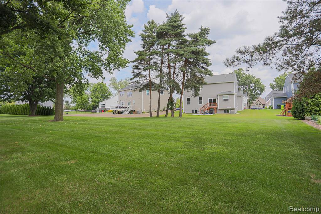 20776 Wexford Drive, Macomb, MI 48044 — Photo 11