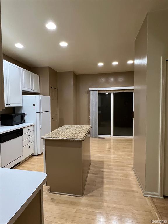 38255 SARATOGA Circle, Farmington Hills, MI 48331 — Photo 5