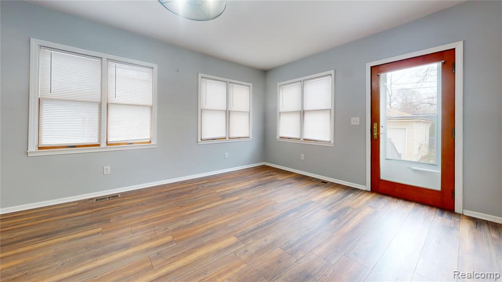 940 N Pleasant Street, Royal Oak, MI 48067 — Photo 12